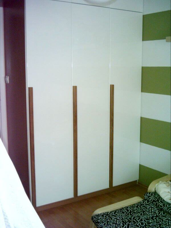 Fenyes feher mdf ajto – Gardrób | Perfekt Bútor