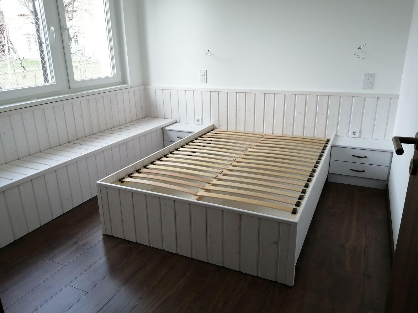Akác és fehér hálószobabútor – Perfekt Bútor