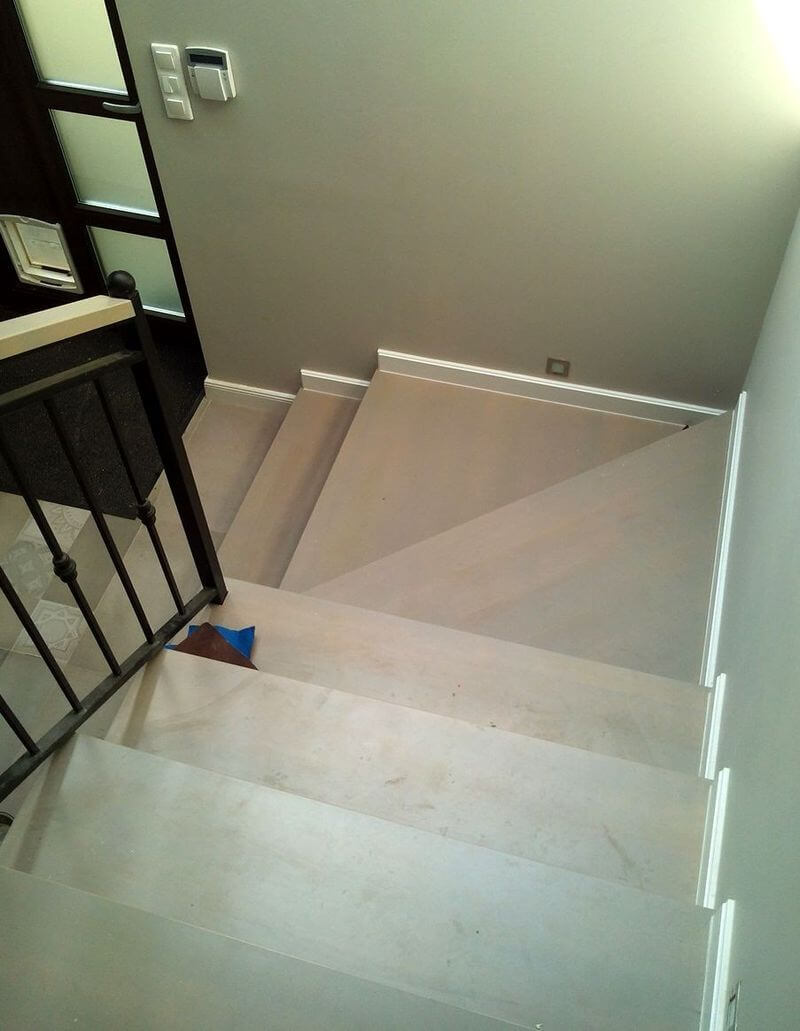 Szurkere festett lepcsoburkolas – Fa lépcső | Perfekt Bútor